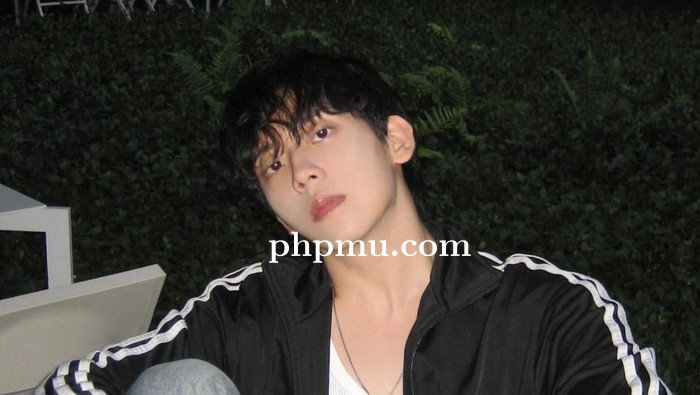 YouTuber Heo Seong Beom Mampir ke Indonesia dan Jajal Masakan Padang